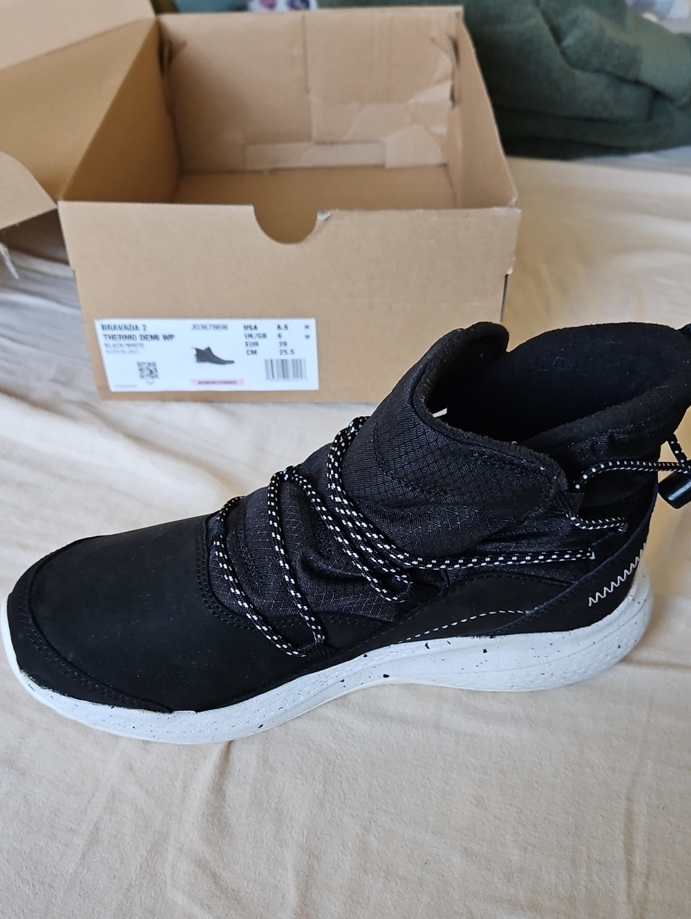 Merrell Black _white